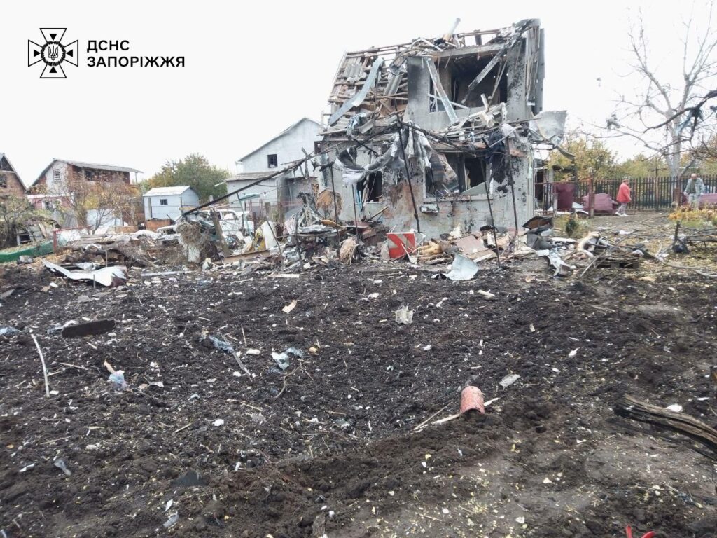 Дві людини поранені внаслідок ворожої атаки на Запорізький район