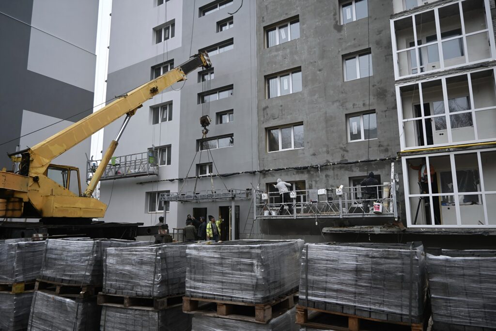 У Запоріжжі завершують відбудову пошкоджених багатоповерхівок