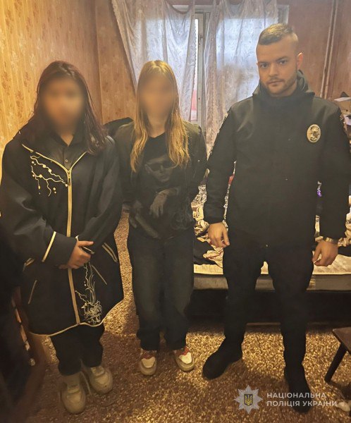 У Запоріжжі поліцейські розшукали двох 14-річних дівчат, які напередодні пішли з дому