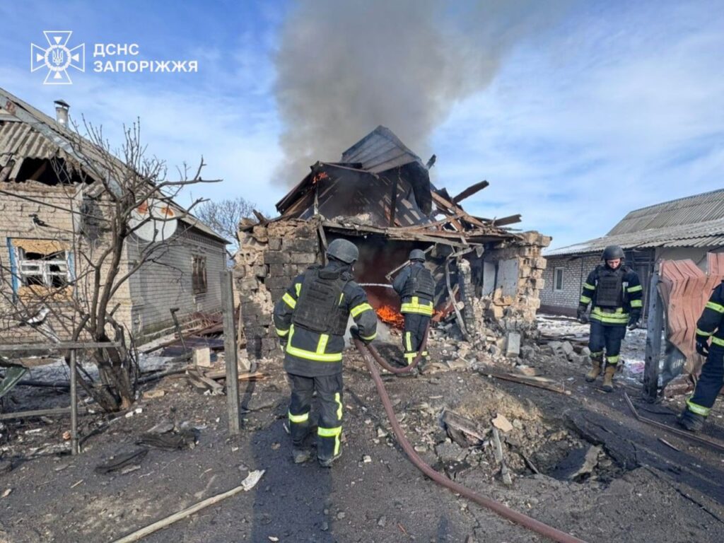 Внаслідок ворожих обстрілів сталося 4 пожежі в Запорізькому та Пологівському районах