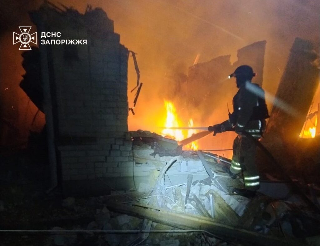 Внаслідок ворожих обстрілів на території Запорізького району виникло дві пожежі