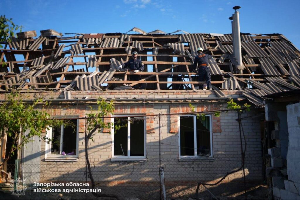 Вранці ворог вдарив по приватному домоволодінню у Запоріжжі