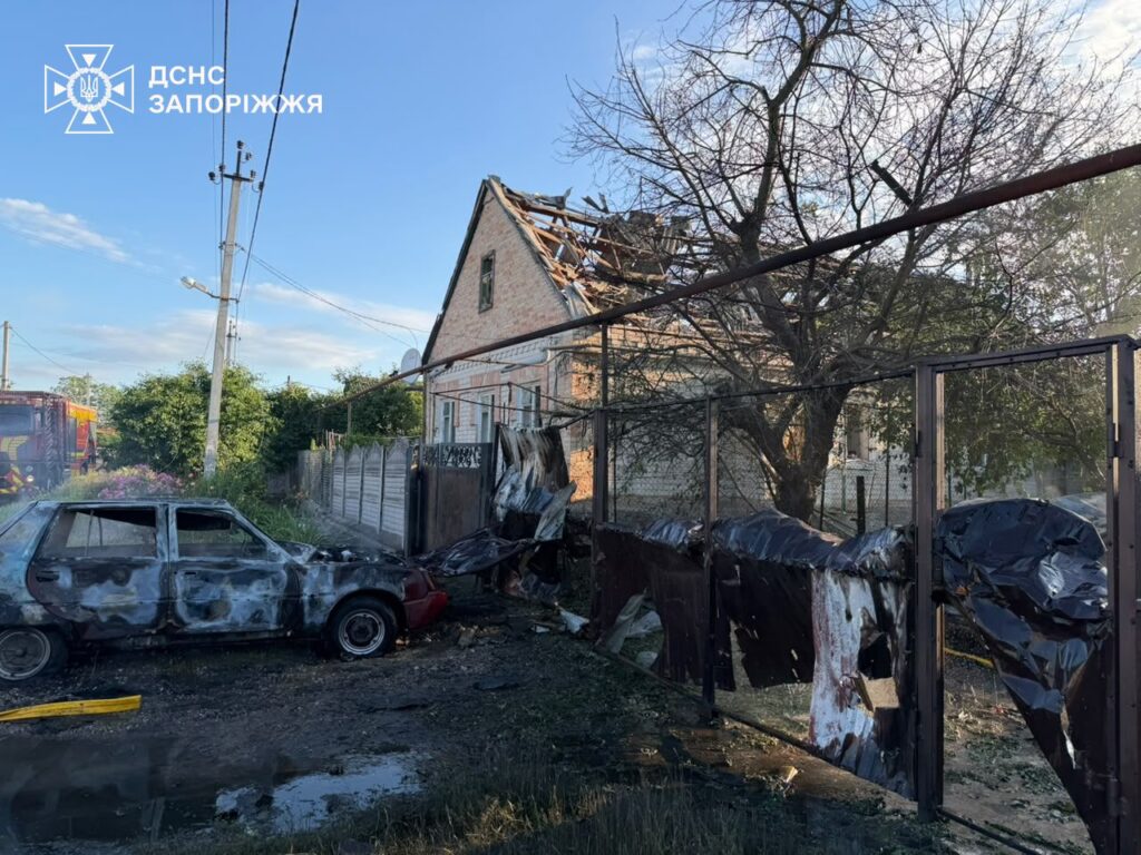 Внаслідок ворожих обстрілів виникло дев’ять пожеж в обласному центрі та передмісті