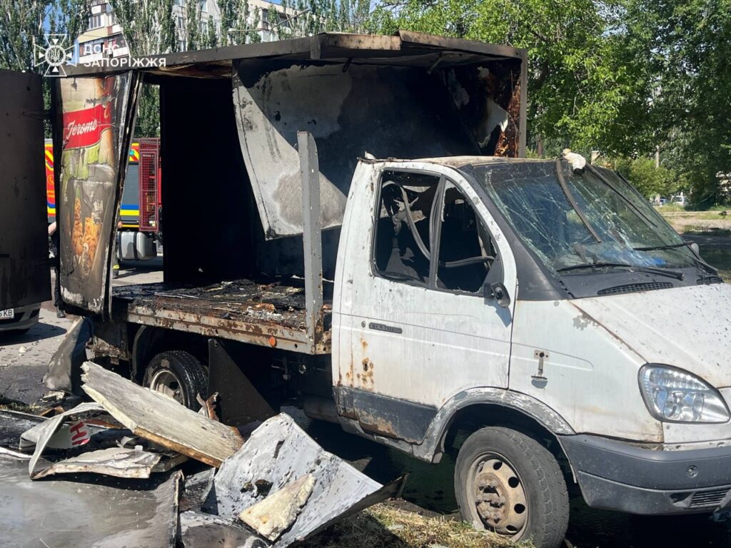 Внаслідок ворожих обстрілів у Запоріжжі та передмісті виникло 17 пожеж