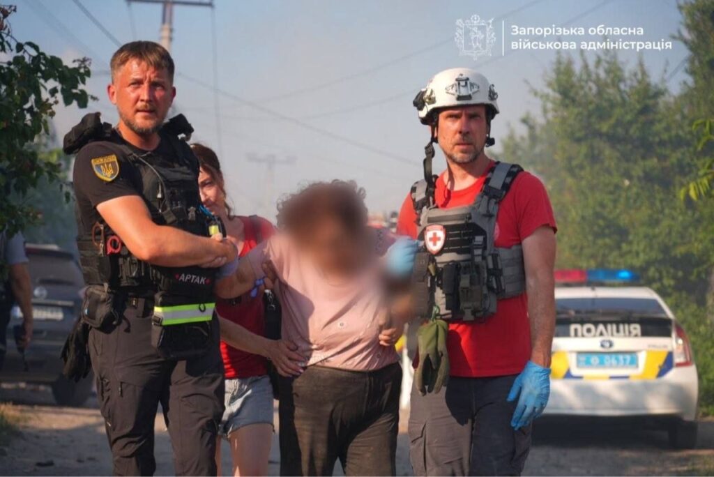 Дві людини загинули, 15 – поранені внаслідок ворожої атаки на Запоріжжя