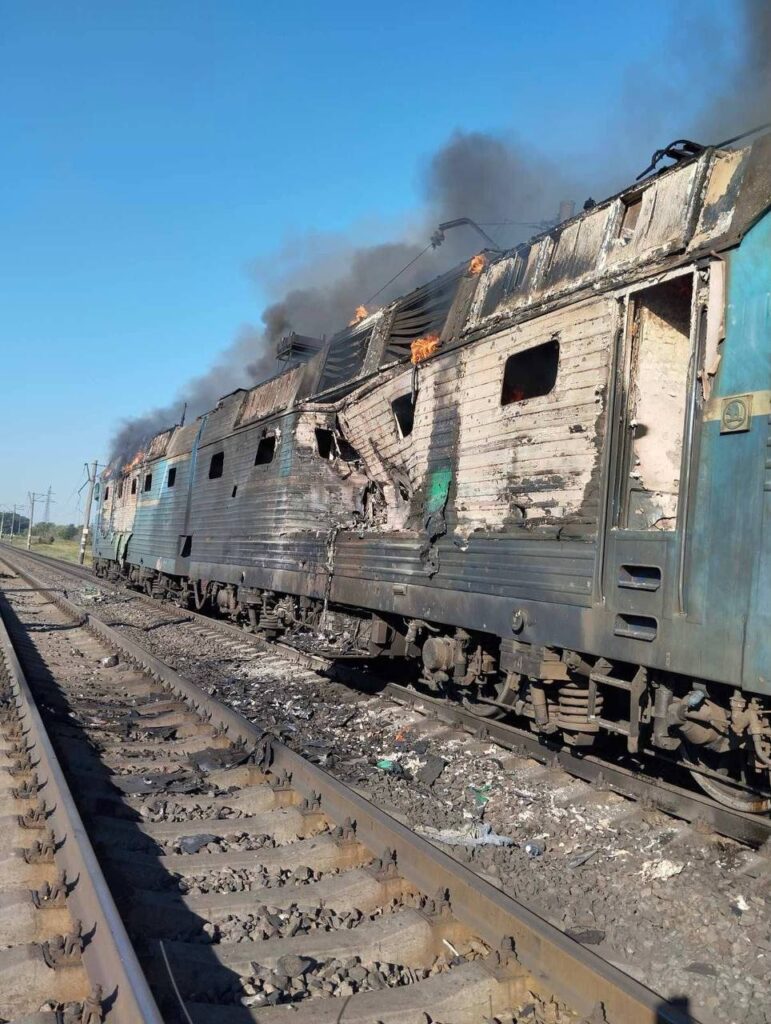 Ворожий БПЛА влучив у пасажирський поїзд у Запорізькій області