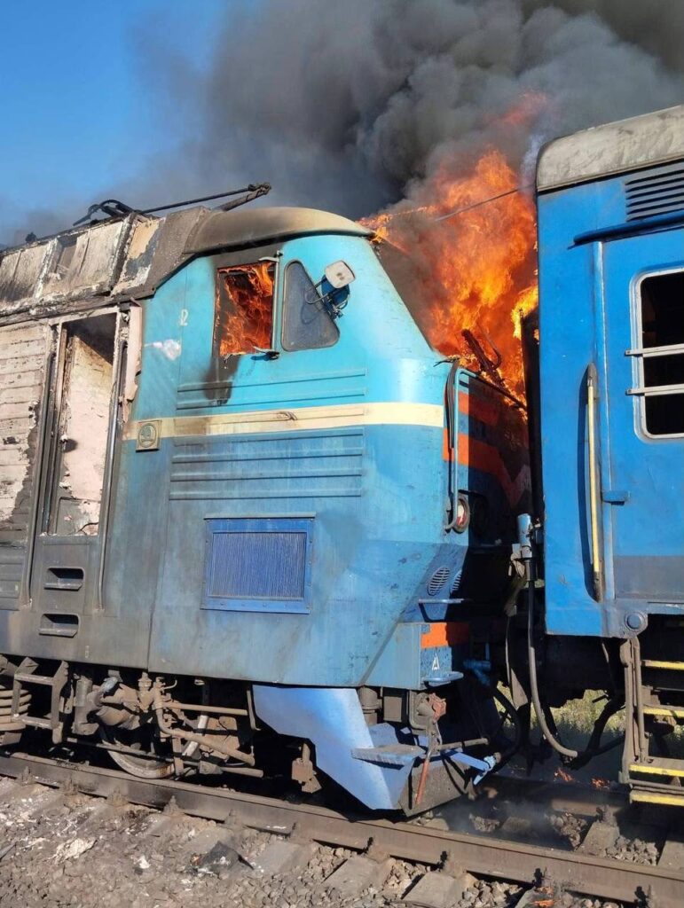 Ворожий БПЛА влучив у пасажирський поїзд у Запорізькій області