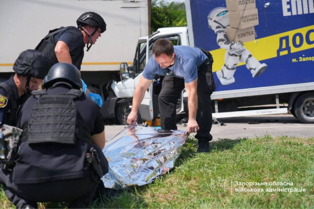 У Запоріжжі триває рятувальна операція на місцях російських ударів авіабомбами