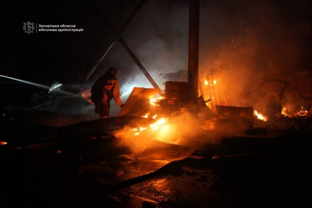 Ввечері ворог атакував одне з підприємств у Запоріжжі