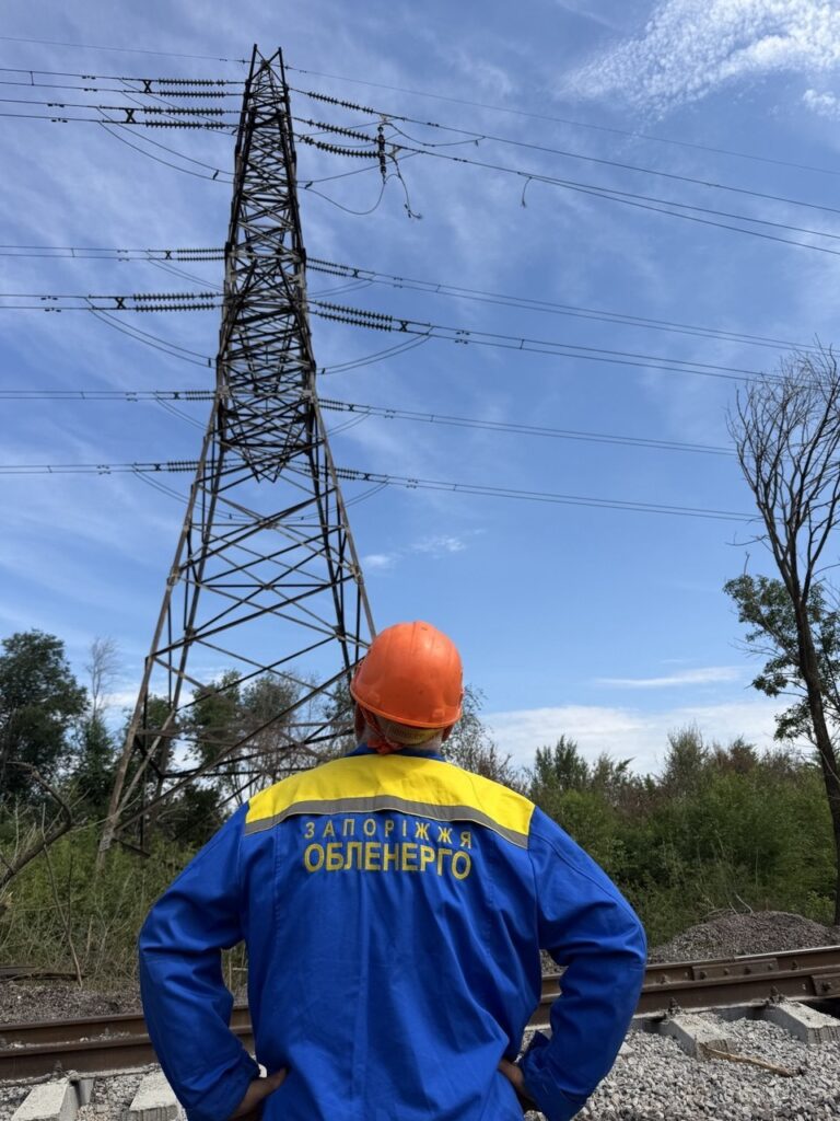 Енергетики повернули світло понад 11,7 тисячам споживачів на Запоріжжі
