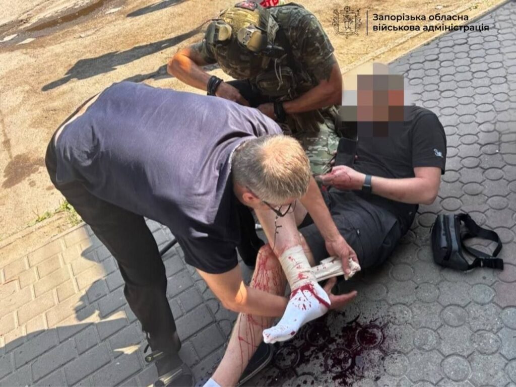 Дві людини поранені внаслідок ворожої атаки на Запоріжжя