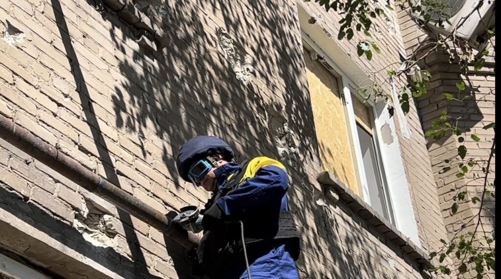 У трьох багатоповерхових будинках, які нещодавно зазнали пошкоджень внаслідок ворожого удару КАБами, знову є газ