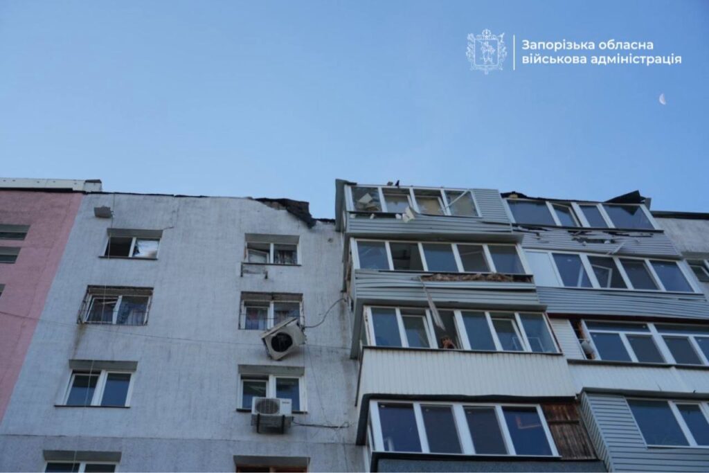 Ворожий безпілотник атакував житлову забудову Запоріжжя