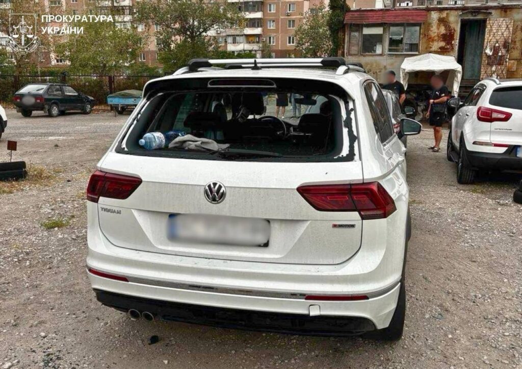 Ворожий безпілотник атакував автостоянку у Запоріжжі