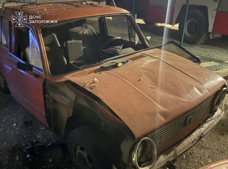 Вночі російські війська атакували пожежно-рятувальний підрозділ в Запорізькій області