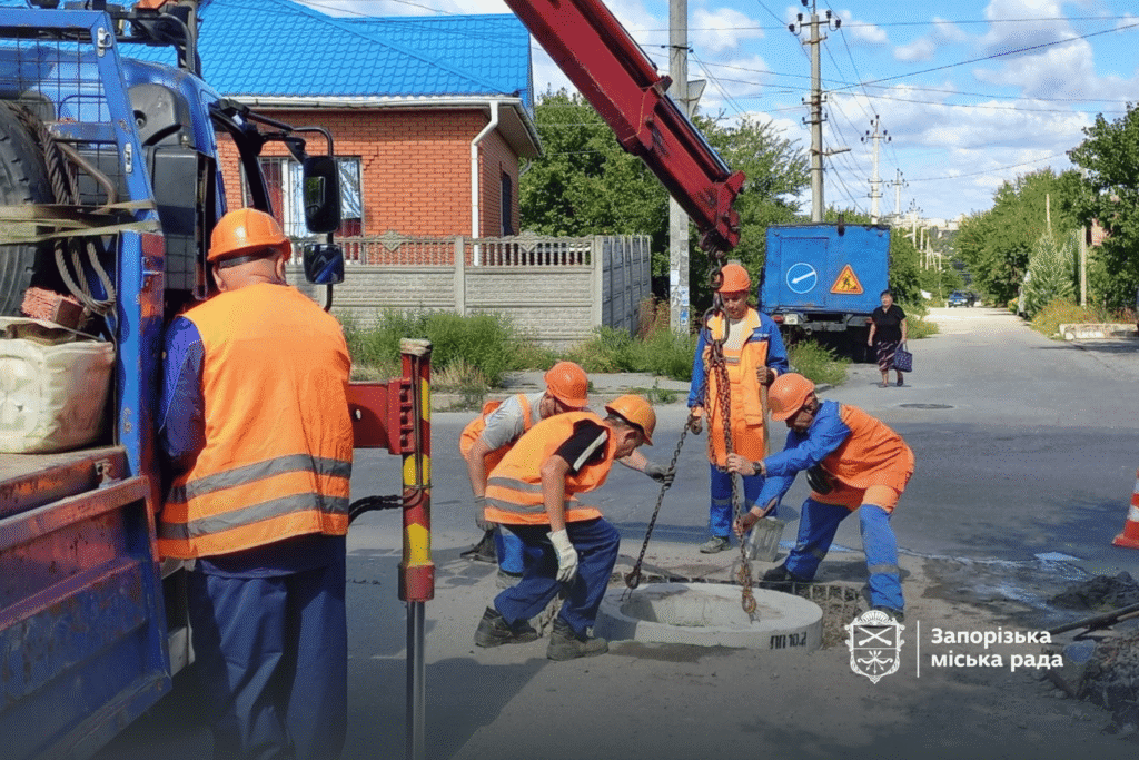 У приватній забудові Космічного району виконують комплексний ремонт водогону