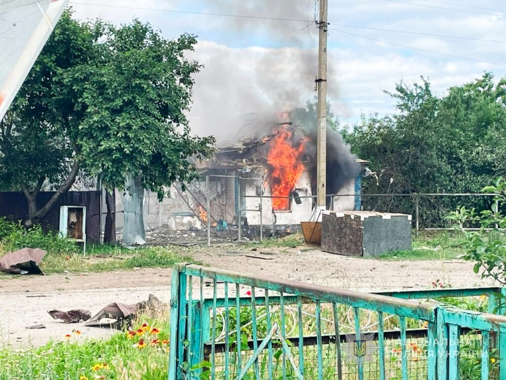 Четверо людей  отримали поранення внаслідок ворожих ударів по Запоріжжю та Запорізькому району
