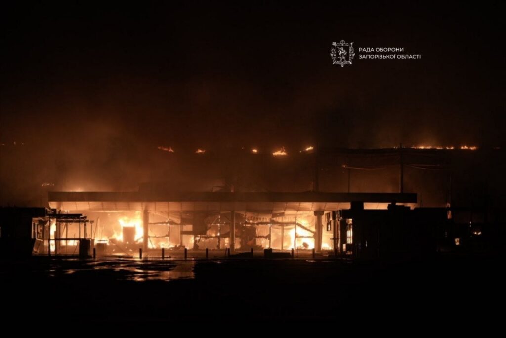 Ворог завдав удару по торгівельному центру у Запоріжжі