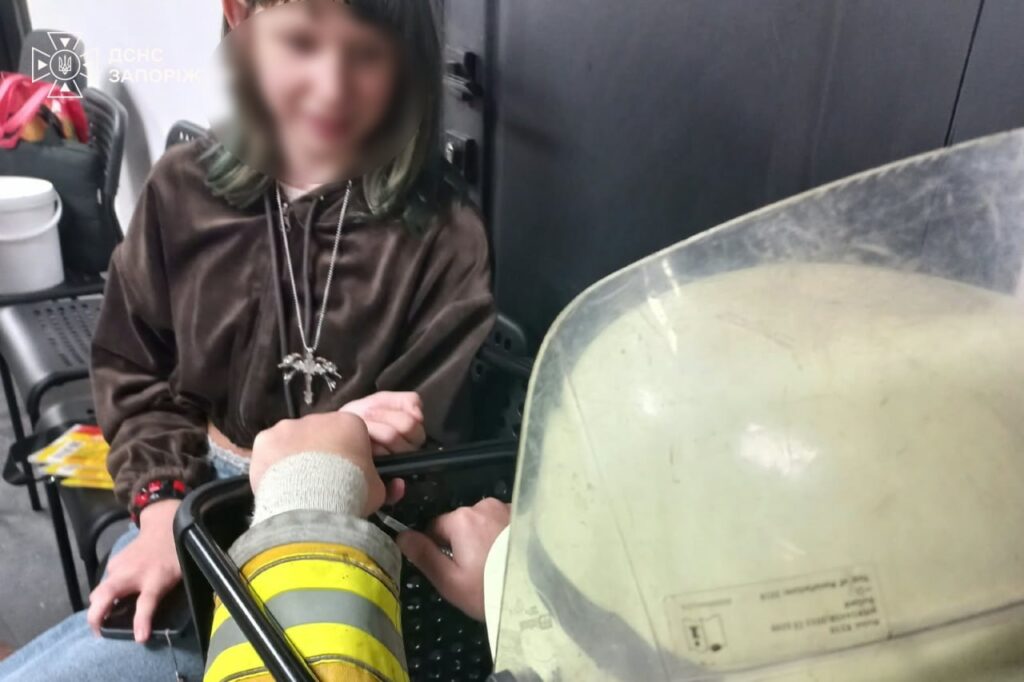 Юна запоріжанка потрапила в пастку звичайного стільця
